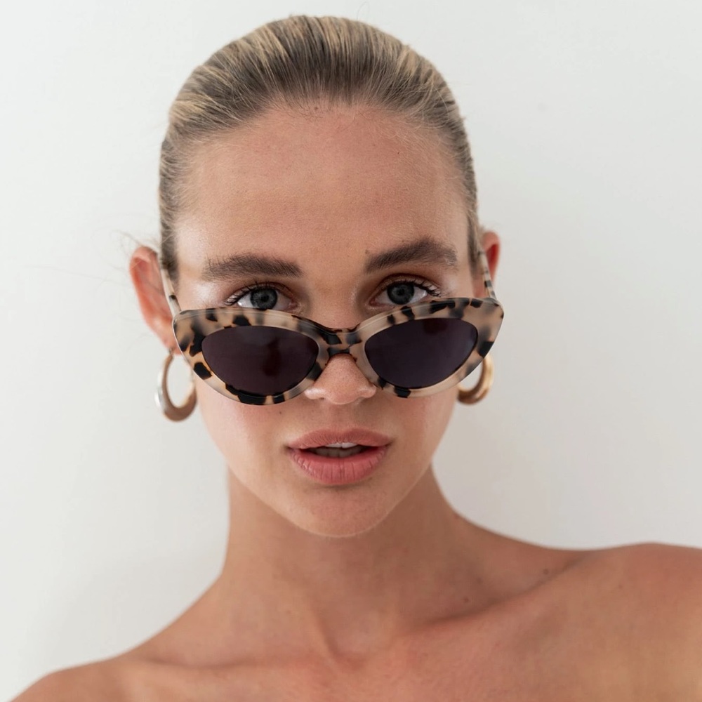 Luv Lou Harley Sunglasses in Cream Tort